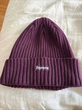 Supreme Ribbed Beanie in Plum - like new!